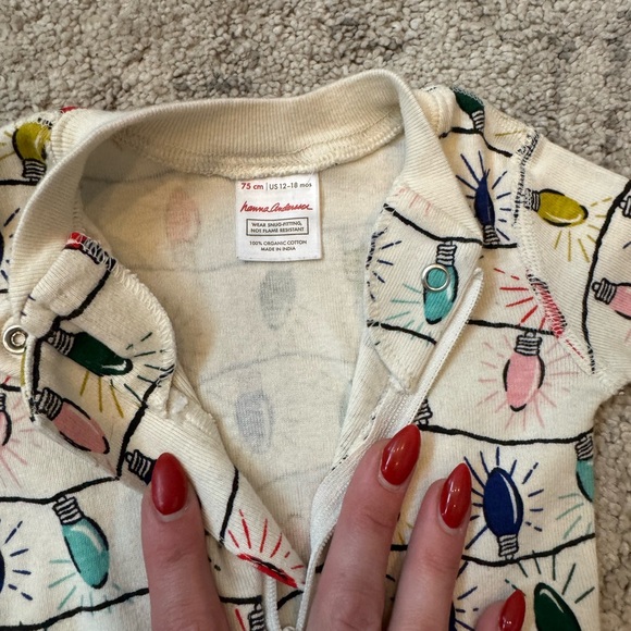 Hanna Andersson Organic Cotton Holiday Lights pajamas– 12–18 Months - Picture 3 of 4